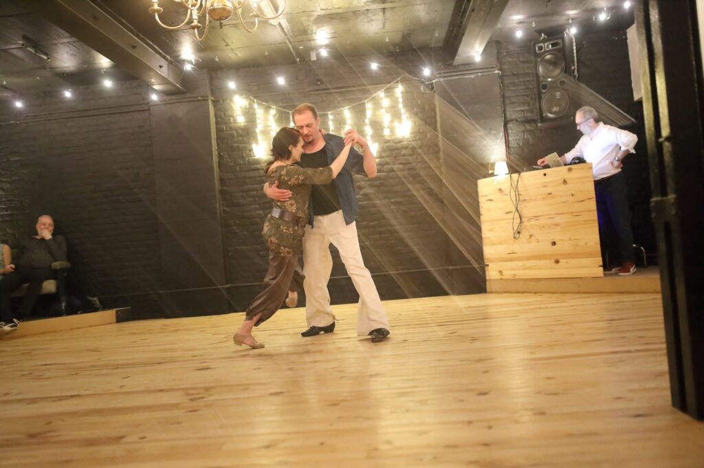 Cours de Tango intermédiaire avec Vincent Morelle